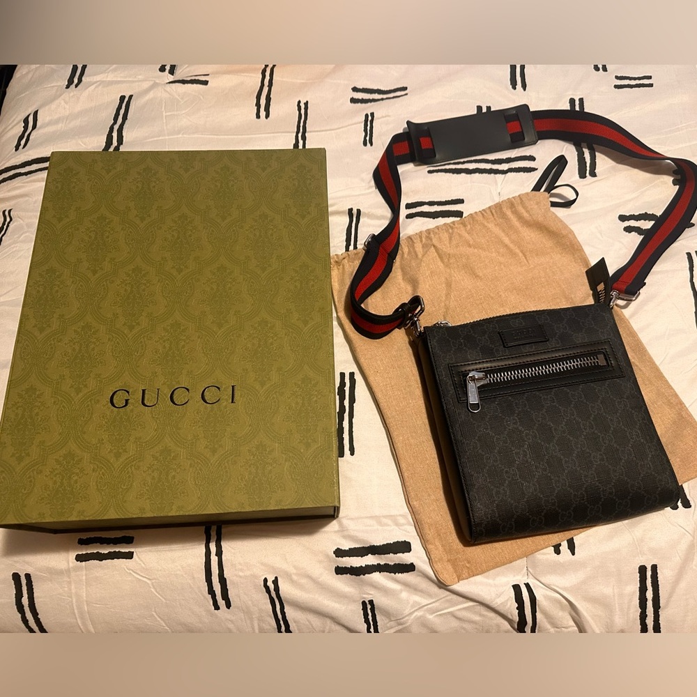 Gucci Bag - Picture 2 of 5